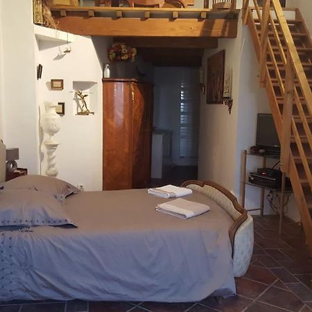 Les Croisees Panzió Castillon-du-Gard Kültér fotó