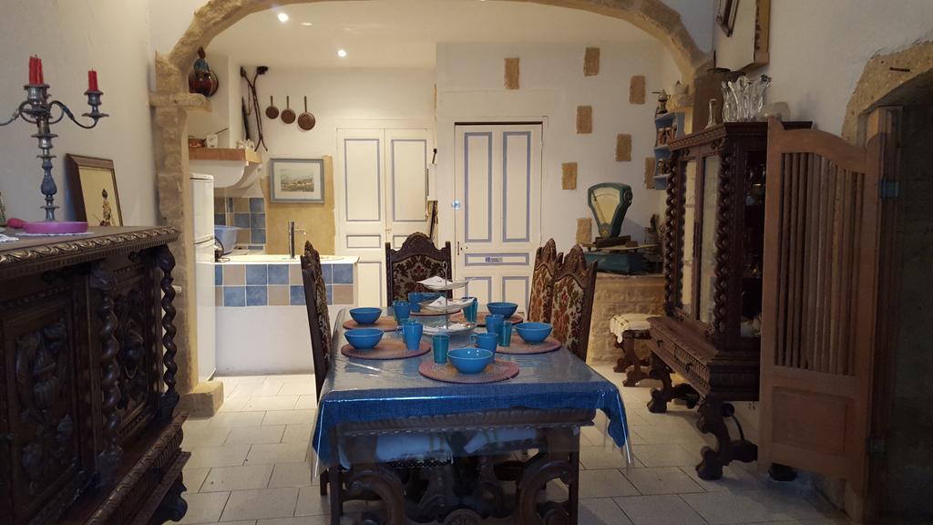Les Croisees Panzió Castillon-du-Gard Kültér fotó